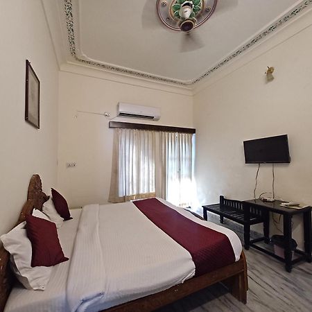Hotel Green Haveli - A Heritage And Hill View Hotel , Pushkar Bagian luar foto