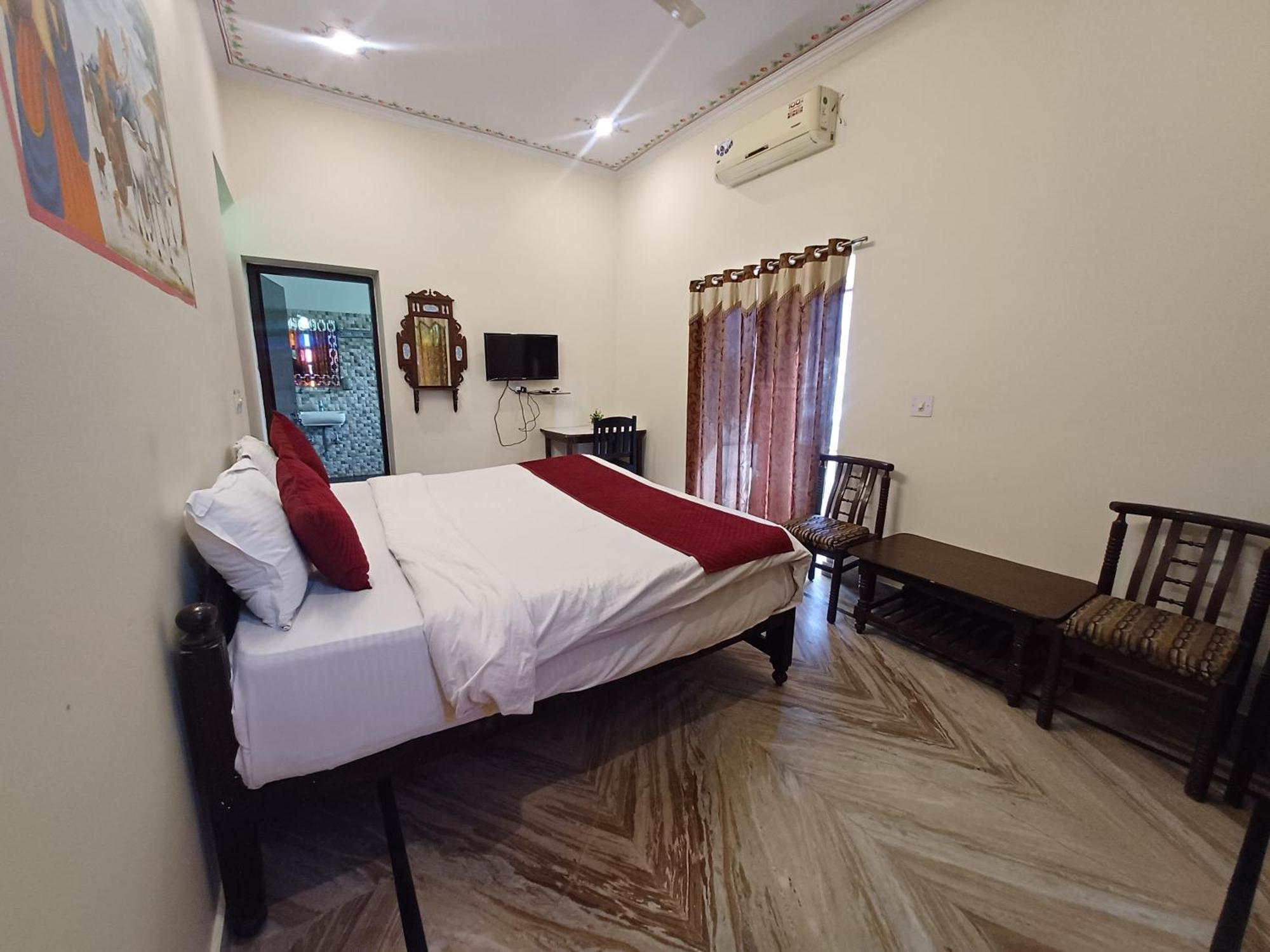 Hotel Green Haveli - A Heritage And Hill View Hotel , Pushkar Bagian luar foto