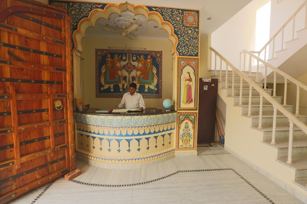 Hotel Green Haveli - A Heritage And Hill View Hotel , Pushkar Bagian luar foto