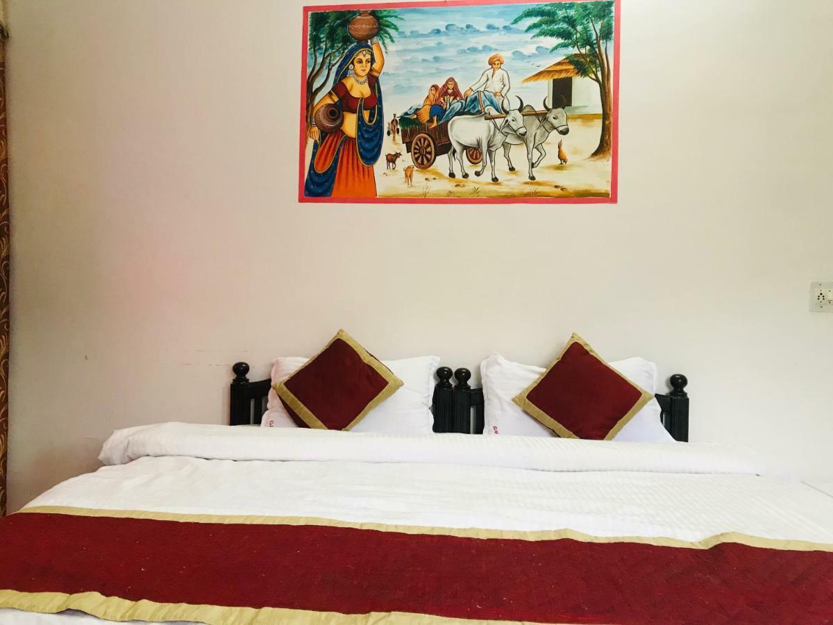 Hotel Green Haveli - A Heritage And Hill View Hotel , Pushkar Bagian luar foto